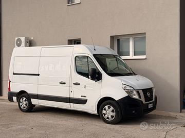 NISSAN NV400