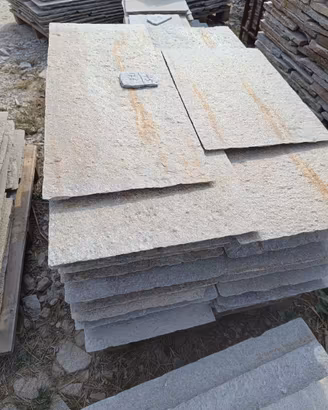 Quadrettoni in pietra di luserna