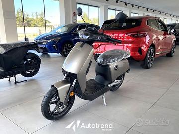 Super Soco CUX L1 1.6 KW Equivalente 50 cc