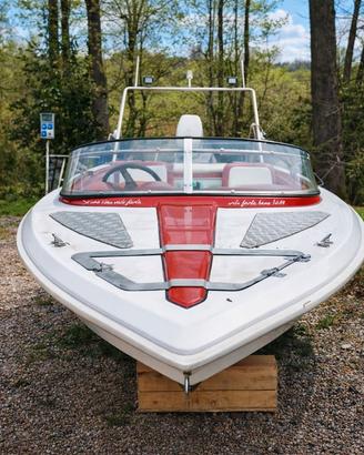 Motoscafo a motore 5 Metri con selva 25 cv