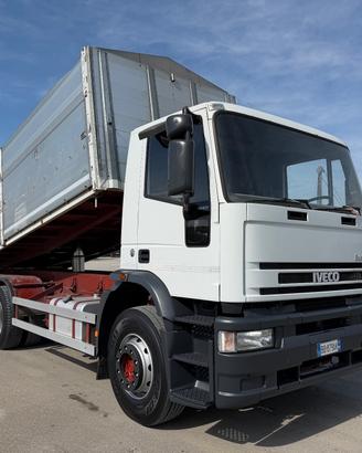 Iveco Eurotech ribaltabile trilaterale da granagli
