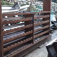 Espositore vini in legno con illuminazione interna