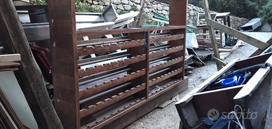 Espositore vini in legno con illuminazione interna