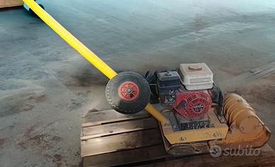 compattatore a piastra vibrante