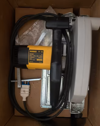 Sega circolare DeWalt DW383