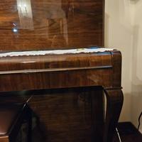 petrof pianoforte verticale 