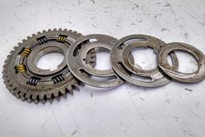 YAMAHA TT R 600 INGRANAGGIO RUOTA LIBERA CON ACCES