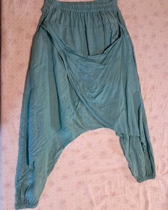 Pantaloni turchesi in lino a cavallo basso
