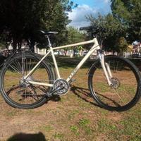 Bici Ibrida Trekking Cube Nature PRO