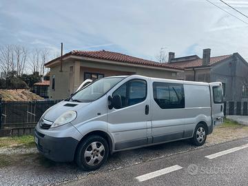 Opel vivaro 6 posti 2008