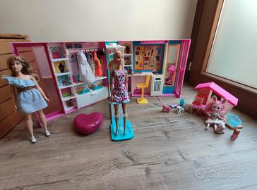Armadio Barbie +2 Barbie+Casetta cani e accessori 