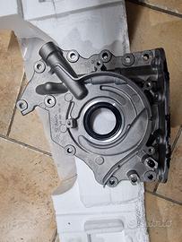 pompa olio nuova originale peugeot senza sensore 