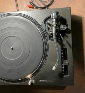 Technics SL 1200 mk2