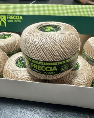 Gomitoli di filo di scozia per uncinetto