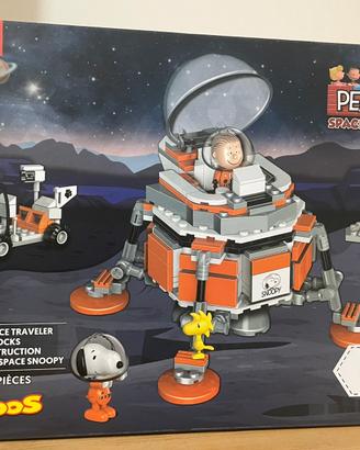 Miniso Peanuts Snoopy space traveler LN8014