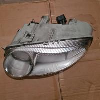 Faro dx alfa 147