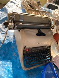 Macchina da scrivere Olivetti