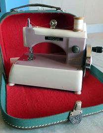 Macchina da Cucire Necchi Supernova Julia 4 trasp