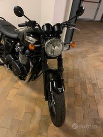 Bonneville T100 Black