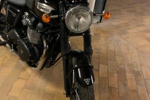 Bonneville T100 Black