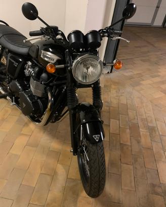 Bonneville T100 Black