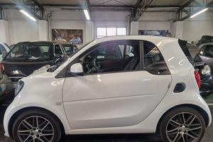 Brabus xclusive total white 77000km garanzia straf