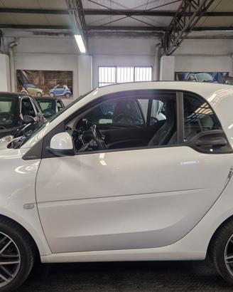 Brabus xclusive total white 77000km garanzia straf
