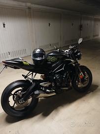  triumph street triple rs nera del 2025