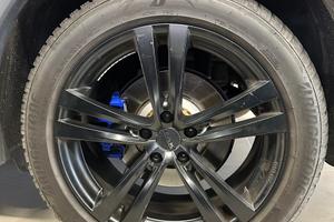 Cerchi in lega 19” con gomme invernali Bridgestone