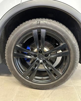 Cerchi in lega 19” con gomme invernali Bridgestone