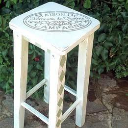 sgabello in legno vintage rivisitato