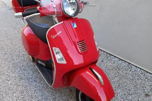Vespa 300