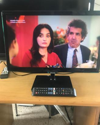 Tv samsung 22 pollici +telecomando