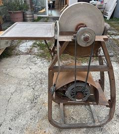 Mola Elettrica Vintage in Pietra ad Acqua