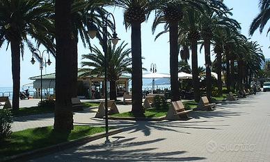 PIETRA L. 20 mt. DAL MARE