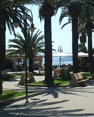 PIETRA L. 20 mt. DAL MARE