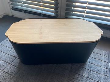 Porta pane con coperchio/tagliere in bambù