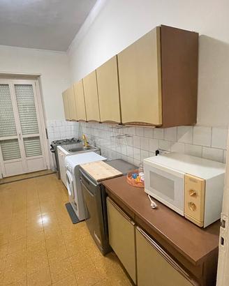 Cucina con gas e frigo funzionanti!