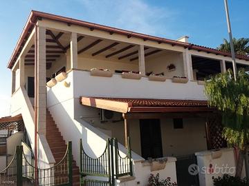 Lido Marini con terrazzo fronte spiaggia