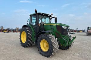 Trattore Agricolo John Deere 6215R 2017