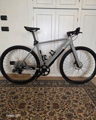 Canyon Roadlite:ON 7 grigia con manubrio piatto,
