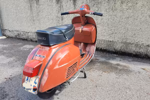 Piaggio Vespa TS 125 Kadmandu conservata