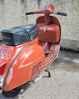 Piaggio Vespa TS 125 Kadmandu conservata