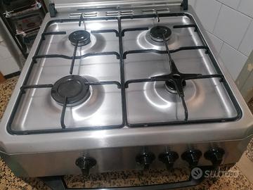 Cucina a gas acciaio inox marca Beko