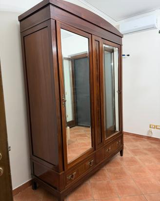Camera da letto classica completa in legno e marmo