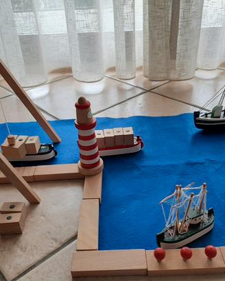 Porto con barche in legno