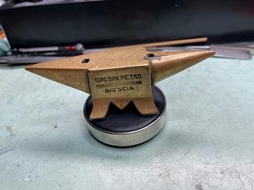 Incudine per orologeria in ottone