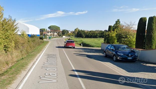 1630 ampio trilocale con posto auto a pontedera