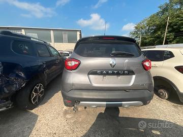 RENAULT CAPTUR 2017 PER RICAMBI