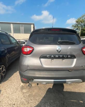 RENAULT CAPTUR 2017 PER RICAMBI